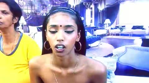 indiansexyslender4u2luv online show from 22, 11, 2025