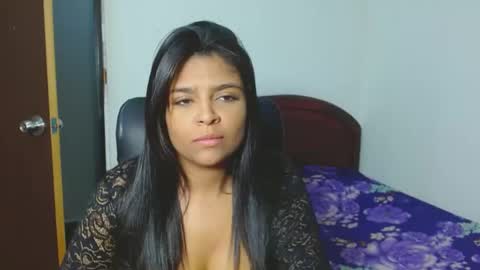 Snapshot of indica_18 chatting on 4, 2, 2025 Aleja vallejo online show from 4, 2, 2025