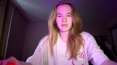 Snapshot of inespacheco chatting on 20, 4, 2026 Sofia online show from 20, 4, 2026