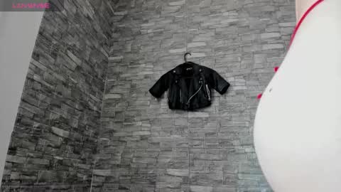 MOLLY online show from 3, 10, 2025