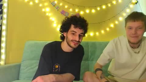 Snapshot of inglourious_dicks chatting on 23, 10, 2025 Beavis and Butt-Head online show from 23, 10, 2025