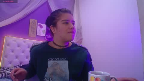 Snapshot of ingrid_casas chatting on 6, 12, 2024 Ingrid petite online show from 6, 12, 2024