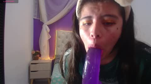 Snapshot of ingrid_casas chatting on 7, 12, 2024 Ingrid petite online show from 7, 12, 2024