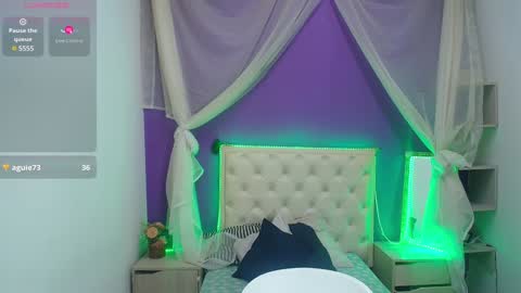 Snapshot of ingrid_casas chatting on 15, 12, 2024 Ingrid petite online show from 15, 12, 2024