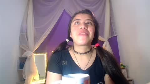 Snapshot of ingrid_casas chatting on 20, 12, 2024 Ingrid petite online show from 20, 12, 2024