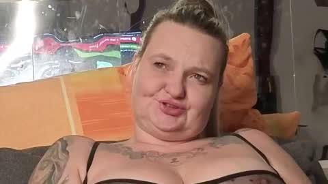 inkedblondi online show from 7, 10, 2025