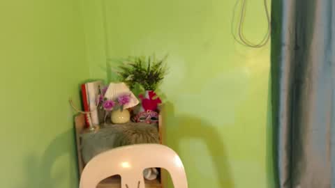 Snapshot of innocent_reign69 chatting on 22, 2, 2025 Reign online show from 22, 2, 2025