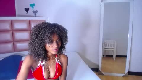 Snapshot of innocent_sexybaby chatting on 15, 10, 2025 innocent_sexybaby online show from 15, 10, 2025
