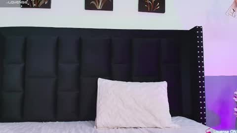 Snapshot of innocentlady_ chatting on 25, 12, 2024 SELENA  online show from 25, 12, 2024