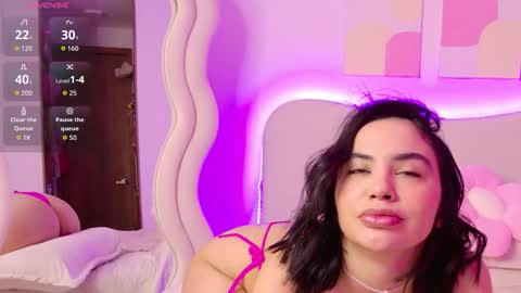 Snapshot of innocentlady_ chatting on 18, 9, 2025 SELENA  online show from 18, 9, 2025