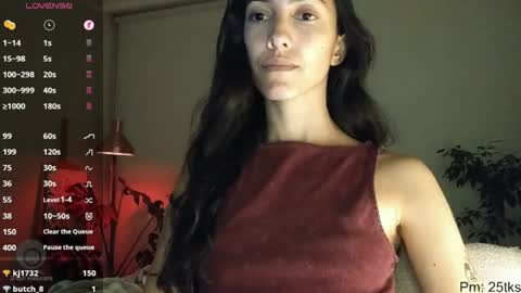 Snapshot of innocentlatiina chatting on 24, 6, 2026 Laroa online show from 24, 6, 2026