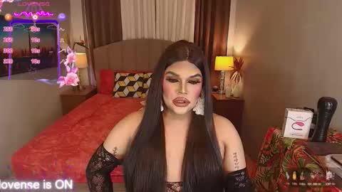 Snapshot of insatiablesexqueen chatting on 12, 11, 2025 tasha online show from 12, 11, 2025