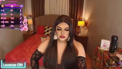 Snapshot of insatiablesexqueen chatting on 25, 11, 2025 tasha online show from 25, 11, 2025