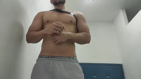 Snapshot of insistente chatting on 5, 12, 2025 INSTAGRAM camilodlx online show from 5, 12, 2025