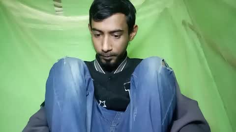 interne8famous online show from 9, 1, 2026