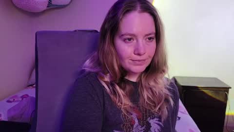 Snapshot of internetfairy_xo chatting on 13, 5, 2026 Faye online show from 13, 5, 2026