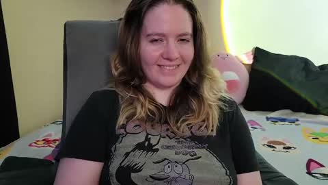 Snapshot of internetfairy_xo chatting on 15, 5, 2026 Faye online show from 15, 5, 2026