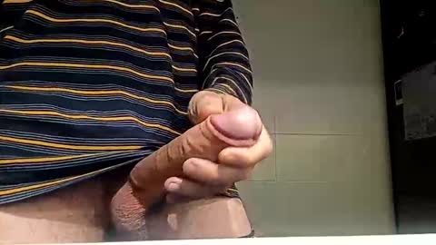 Snapshot of intheshadowxxx chatting on 7, 1, 2026 intheshadowxxx online show from 7, 1, 2026