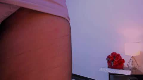 Pantyhose Queen online show from 5, 4, 2026
