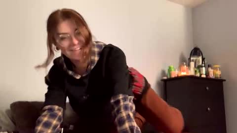 Snapshot of intothewoodswego chatting on 27, 10, 2025 IntoTheWoodsWeGo online show from 27, 10, 2025