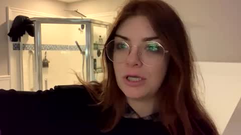 Snapshot of intothewoodswego chatting on 27, 10, 2025 IntoTheWoodsWeGo online show from 27, 10, 2025