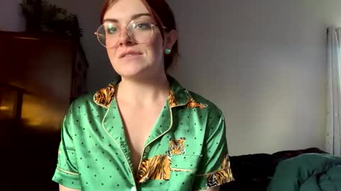 Snapshot of intothewoodswego chatting on 8, 4, 2026 IntoTheWoodsWeGo online show from 8, 4, 2026