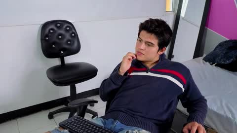 Snapshot of invincible200 chatting on 9, 10, 2025 invincible200 online show from 9, 10, 2025