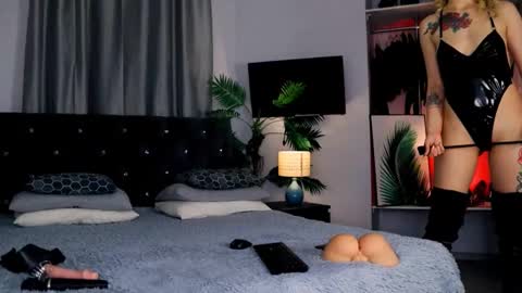 Snapshot of inviting_tina chatting on 27, 2, 2025 inviting_tina online show from 27, 2, 2025