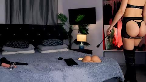 Snapshot of inviting_tina chatting on 7, 3, 2025 inviting_tina online show from 7, 3, 2025