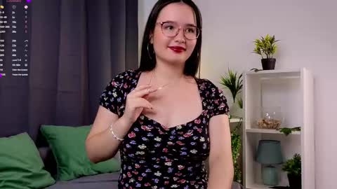 Mia online show from 23, 9, 2025