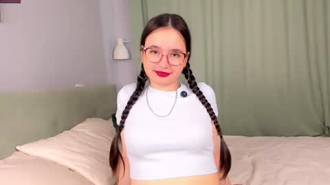 Mia online show from 2, 10, 2025