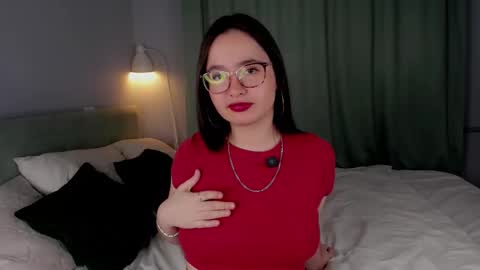 Mia online show from 10, 10, 2025