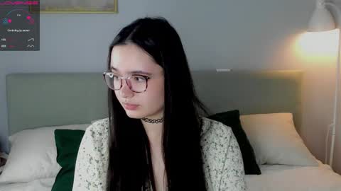 Mia online show from 24, 10, 2025