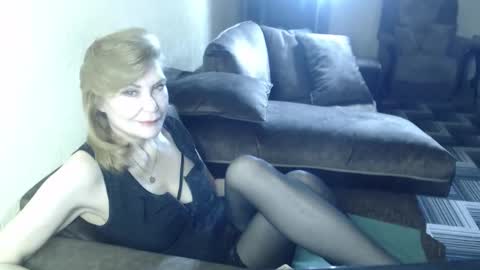 Snapshot of irenalegs chatting on 21, 3, 2026 irenalegs online show from 21, 3, 2026