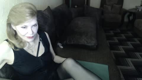 Snapshot of irenalegs chatting on 21, 4, 2026 irenalegs online show from 21, 4, 2026