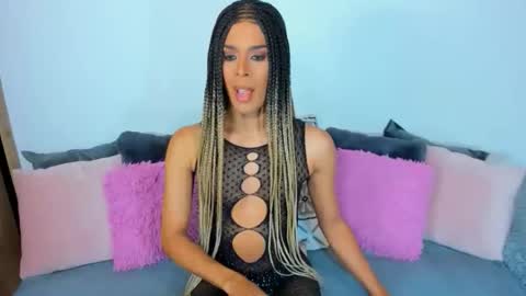 Snapshot of irenephill chatting on 18, 12, 2025 Irene Aguirre online show from 18, 12, 2025