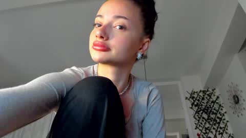 Snapshot of irenevon chatting on 8, 12, 2024 Ir s room online show from 8, 12, 2024