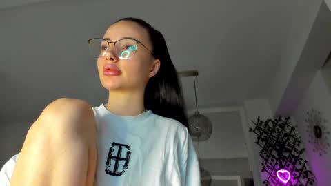 Snapshot of irenevon chatting on 6, 2, 2025 Ir s room online show from 6, 2, 2025
