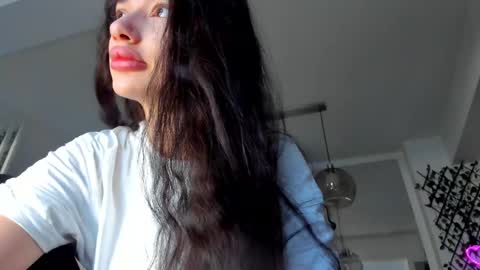 Snapshot of irenevon chatting on 4, 3, 2025 Ir s room online show from 4, 3, 2025