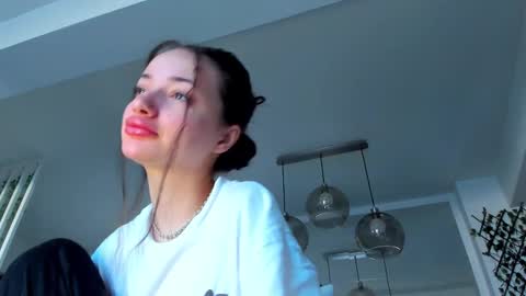 Snapshot of irenevon chatting on 5, 3, 2025 Ir s room online show from 5, 3, 2025