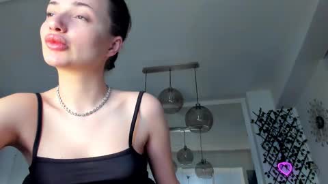 Snapshot of irenevon chatting on 6, 3, 2025 Ir s room online show from 6, 3, 2025