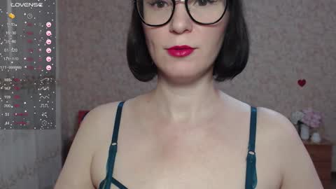 IrenLarasani online show from 26, 9, 2025