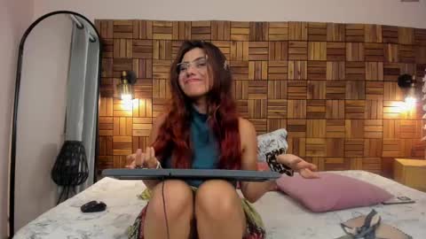 Iris Rosse online show from 14, 1, 2025