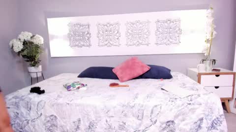 Iris Rosse online show from 5, 3, 2025
