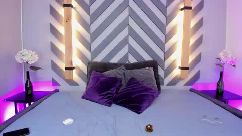 Iris Rosse online show from 9, 9, 2025