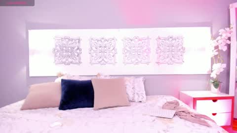 Iris Rosse online show from 24, 9, 2025