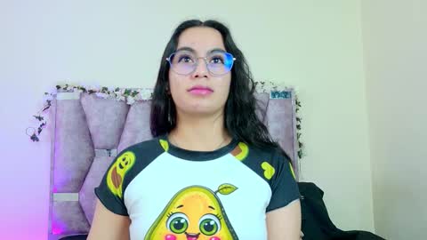 Snapshot of iris_mandarinne chatting on 4, 3, 2026 Iris online show from 4, 3, 2026