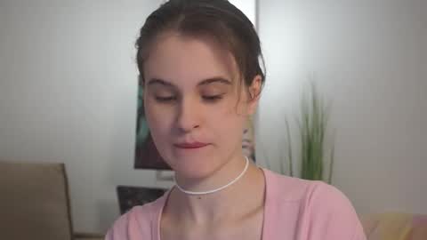 iris_pure online show from 28, 9, 2025