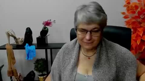 Snapshot of iris_xdesire chatting on 9, 12, 2024 I R I S online show from 9, 12, 2024