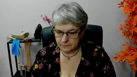 Snapshot of iris_xdesire chatting on 10, 12, 2024 I R I S online show from 10, 12, 2024